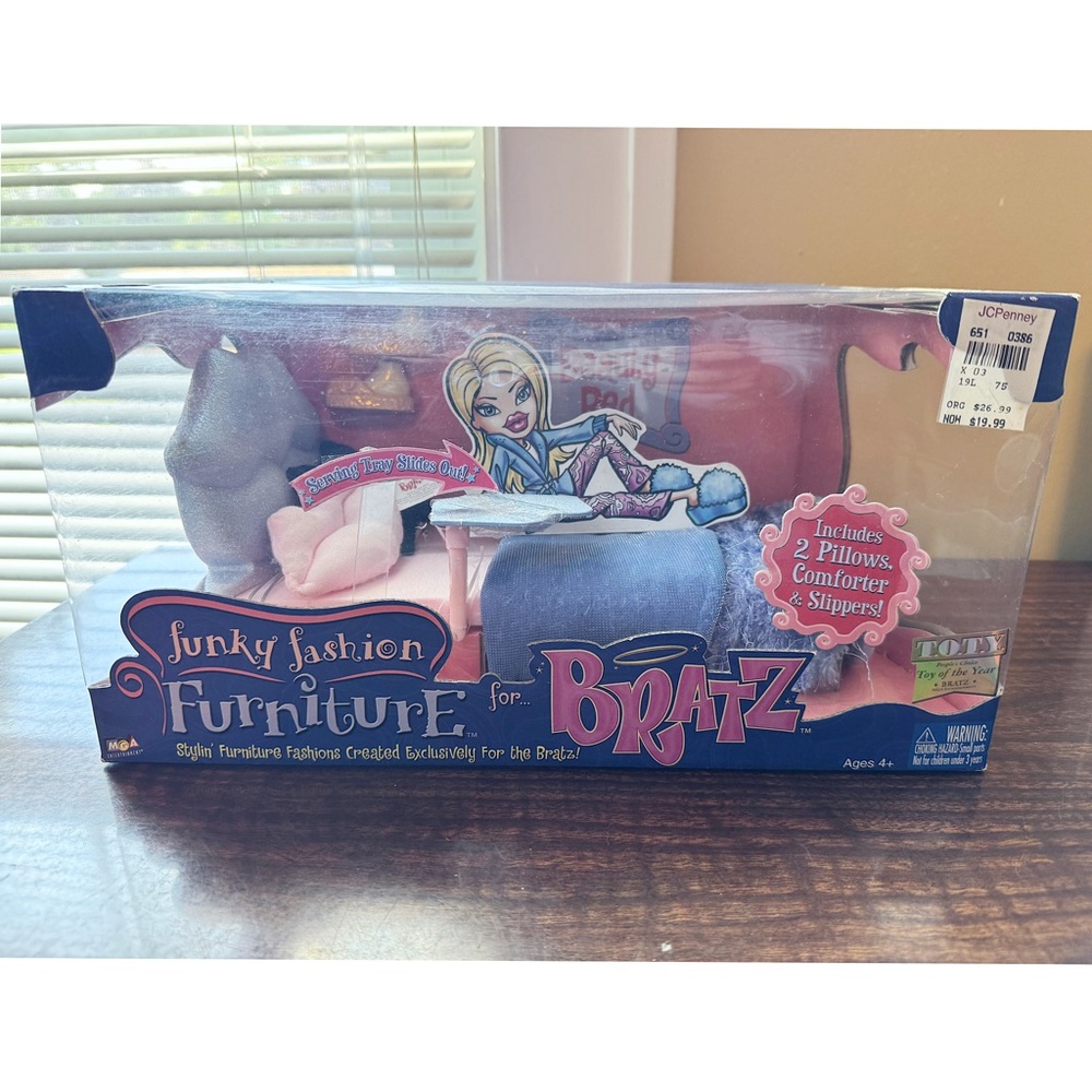 Bratz Funky Fashion Furniture Beauty Bed 1st Edition 2003 Brand New Vintage
